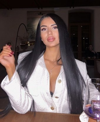 Аня